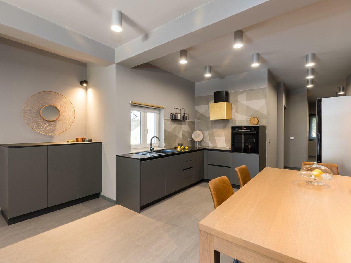 Magnolia - Modern Apartment Near City Center And Sea Πόρετς Εξωτερικό φωτογραφία