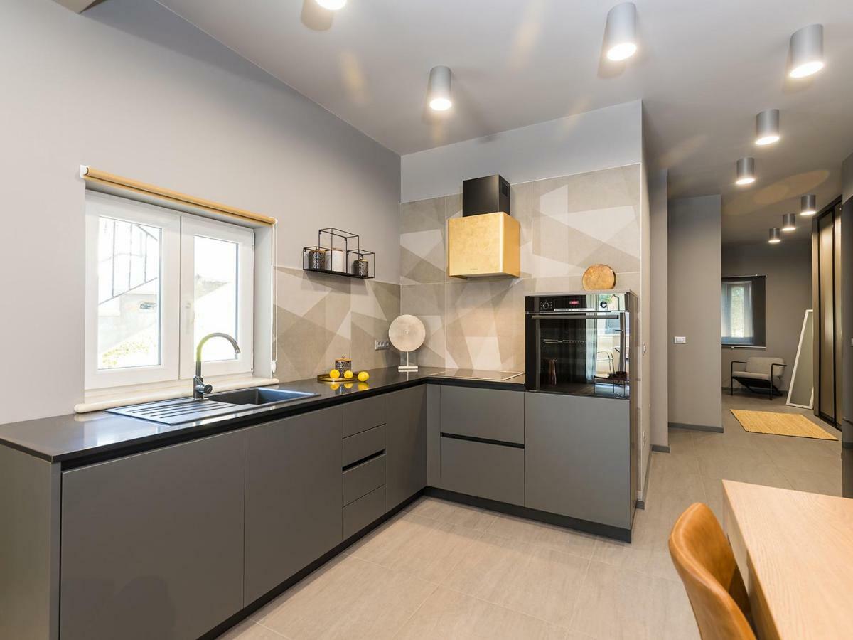 Magnolia - Modern Apartment Near City Center And Sea Πόρετς Εξωτερικό φωτογραφία