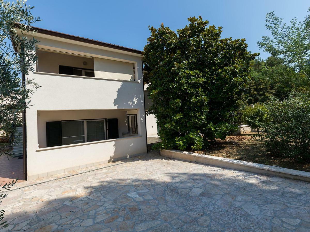 Magnolia - Modern Apartment Near City Center And Sea Πόρετς Εξωτερικό φωτογραφία