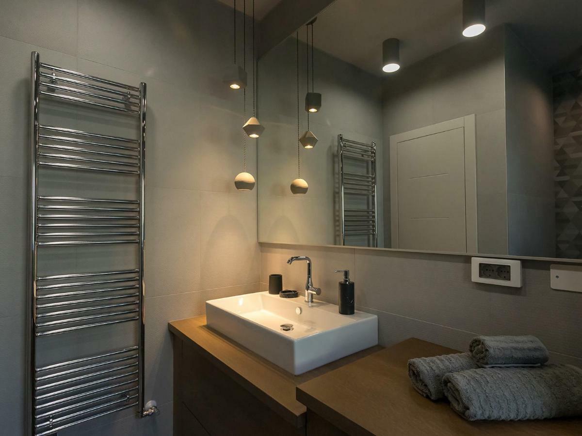 Magnolia - Modern Apartment Near City Center And Sea Πόρετς Εξωτερικό φωτογραφία